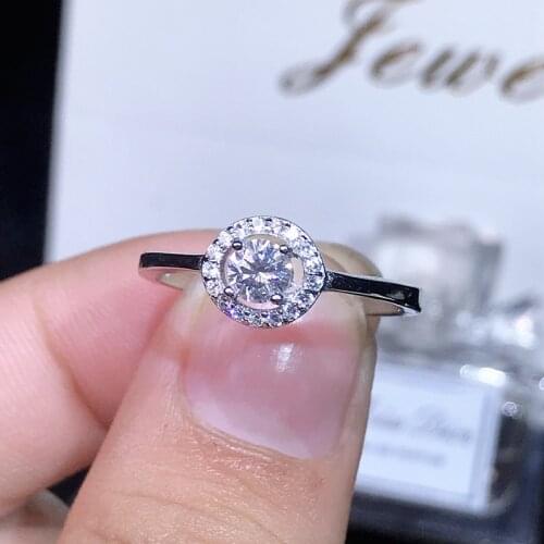 Moissanite,0.3 carats Super hot selling, comparable to diamonds, 925 silver