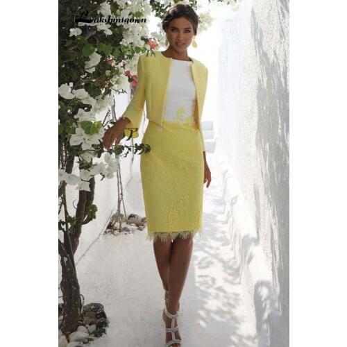 Light Yellow Lace Short Mother of The Bride Dresses With Jacket Knee Length Appliqued Mother Wedding Guest Dress