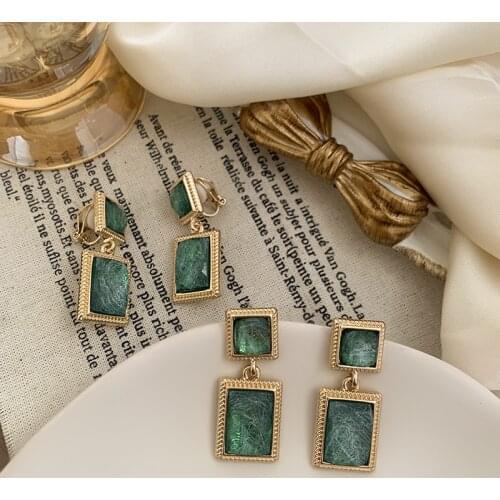 Vintage Simple Green Crystal Square Clip on Earrings Baroque Green Resin Stone Geometric Clip on Earrings Without Piercing Women