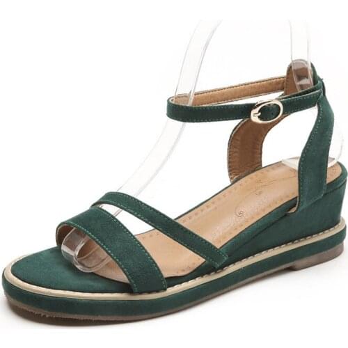 Casual 2018 summer new comfortable wedge heel buckle with open toe 32-43 yards student sandals 1852