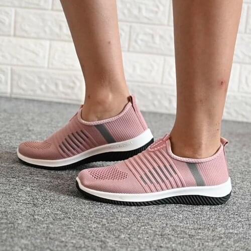 2020 Women Flat Shoes Knit Woman Casual Slip On Vulcanized Shoes Female Mesh Soft Breathable Womens Footwear For Ladies Sneaker