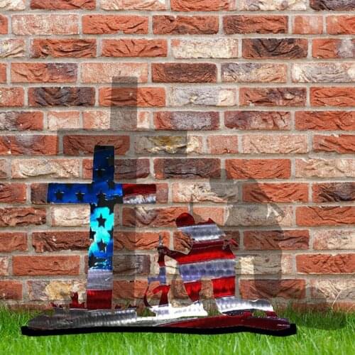 Hand Made American Kneeling Military Flag Statues for Courtyard Garden Tree