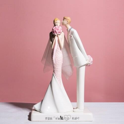 Creative Resin Figure Decoration Romantic Couple Decoration Wedding Anniversary Gift Decoration Home Living Room Accessories