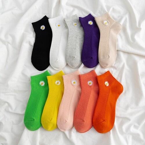 Small Daisy Socks Women Cotton Fashion Solid Black Casual Design Sports Short Sock Ladies Flowers Funny Harajuku Middle Tube Sox