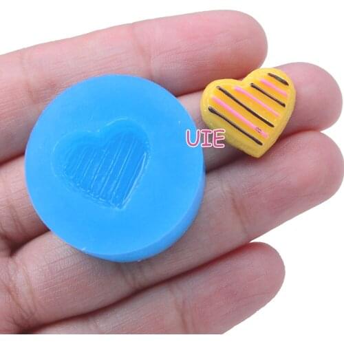 GYL120U 17.7mm x 14.1mm Heart-shaped Cake Silicone Mold Fondant Cake Decoration Candy Resin Clay Earrings Necklace Craft Soap
