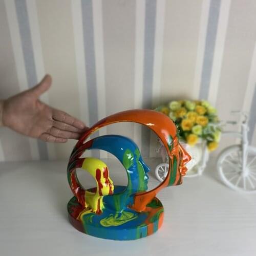 Color Abstract 3 Faces Entrance Painted Graffiti Simple Creative Room Entrance Wine Cabinet Office Decorations Resin Crafts