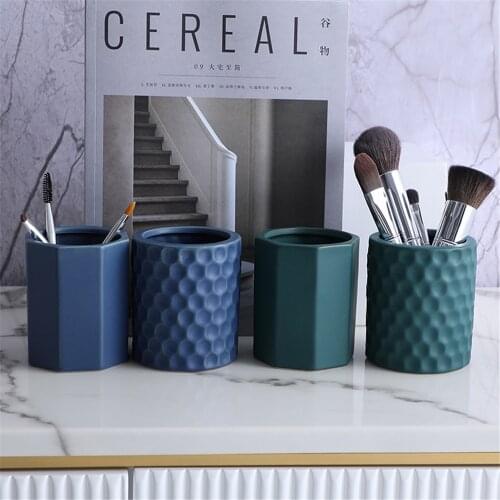 Pen Holders Nordic Office Ceramic Storage Jar Lady Brush Pen Container Case Tube Student Desktop Stationery Organizer Box