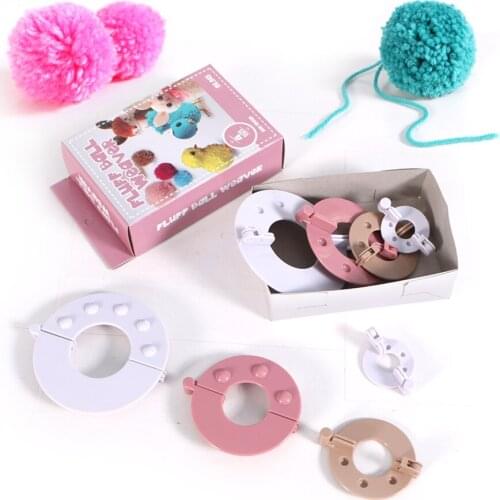 4 Sizes Fluff Ball Weaver Plastic Pompon Ball With Wools Set Needle Craft Knitting Tool Toys For Children DIY Sewing Tools