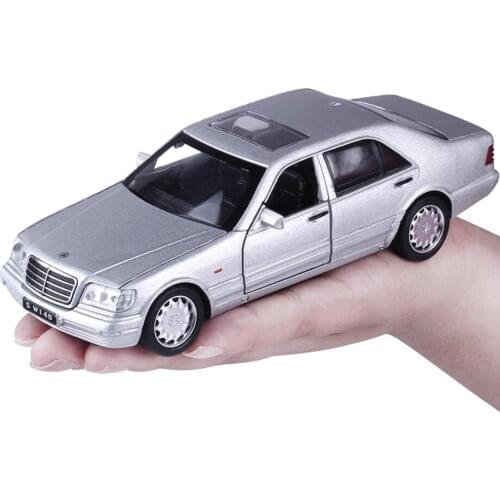 New Arrival 1/32 S-W140 DieCasts Vehicles Luxury Model Classic Car Excellent with Four Openable Doors with Light Sound V028