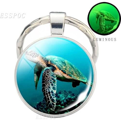 Unique Design Sea Turtle Photo Keychain Luminous Keychians Glowing in The Night Key Chain Fashion Women Men Car Keyrings Gifts