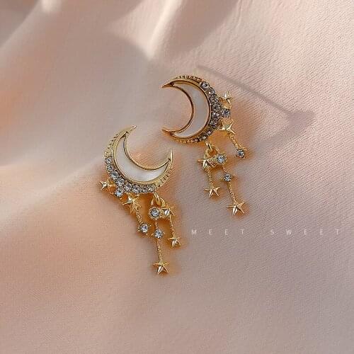 New Simple Xingyue Metal Stud Earrings High-end Cold Wind Ladies Fashion Stud Earrings All-match Temperament Jewelry