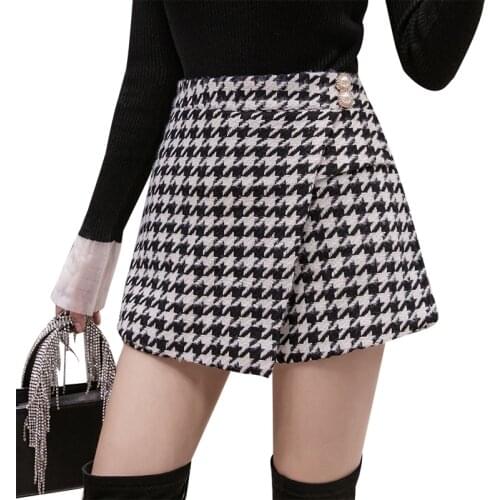 APRIL MODA Women's Wool Shorts