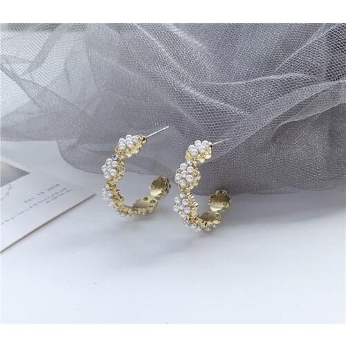Fashion temperament contracted retro earring metal geometric C shape earrings design flower imitation pearl earrings for women