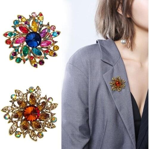 EASYA Flower Brooch Pins Crystal Brooches For women Cute Pin Bijouterie High Quality Corsage Fashion Wedding Jewelry