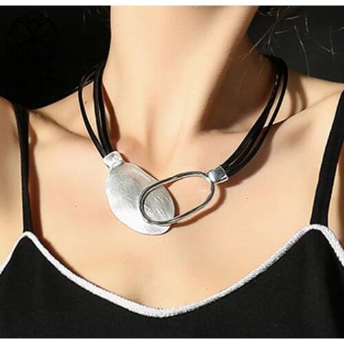 Geometric Trend Collar Neck Chokers Necklace Suspension Chains Pendants for Women Vintage Goth Accessories Korean Unusual Things