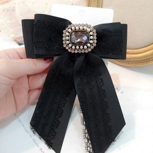 Korean Bow Rhinestone Brooch Lace Fabric Bowknot Cravat Pin and Brooches Fashion Luxulry Jewelry Gifts for Women Accessories