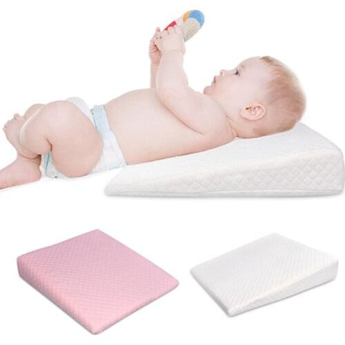1Pcs Newborn Baby Triangle Slope Infant Pillow Anti-spitting Milk Feeding Pillow U7EE