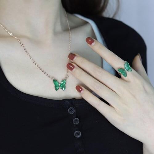 2021 New Butterfly Necklace Popular Temperament Transparent Butterfly Pendant Luxurious Necklace Female Jewelry Girl Prom Gift