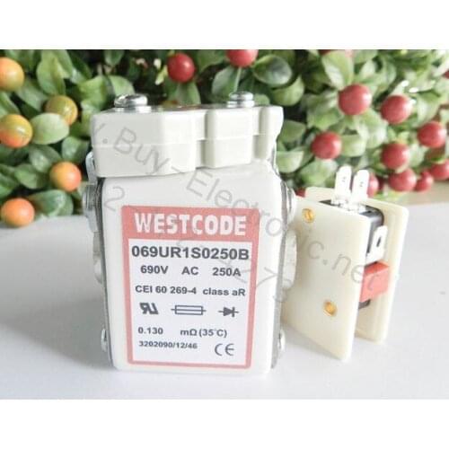 Fuses: 069UR1S0250B 250A 690V / 069UR1S0150B 150A 690V / 069UR1S0200B 200A 690V