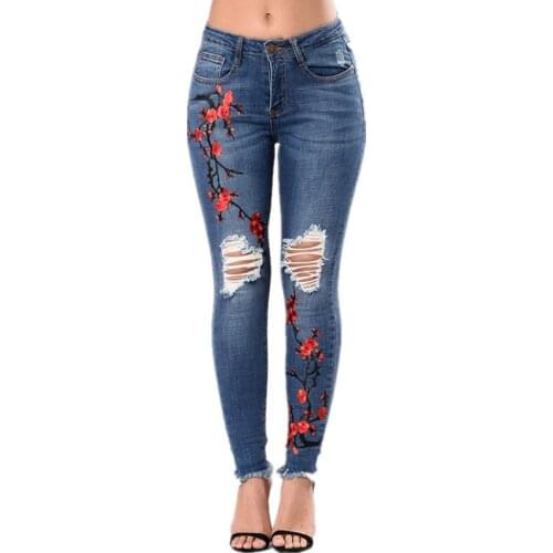 2018 Hot Vogue Jeans Women Stretch Loose Denim Pants Floral 3D Embroidery Bleach Ripped Pants Female Elastic Denim Jeans Pants