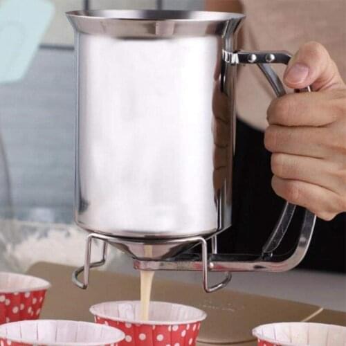 New Cupcakes Pancakes Cookie Cake Muffins Baking Waffles Batter Dispenser Cream Speratator Measuring Cup Baking Tools For 900ml