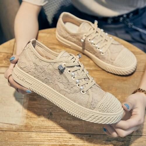 New Summer Mesh Casual Sneakers Ladies Socofy Sports Vulcanized Shoes Fisherman Shoes Women Sneakers Pearl Decoration Lace Flats
