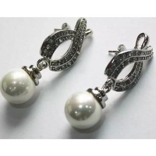 Fashionable feminine temperament white shell pearl earnails