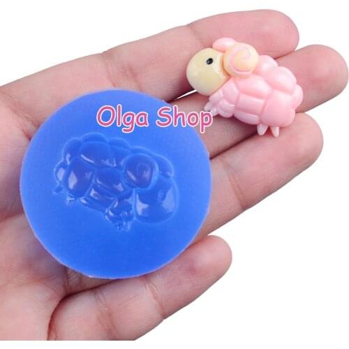 DYL679 26.2mm X 17.6mm Goat Silicone Mold Fondant Cake Decoration Candy Resin Clay Earrings Necklace Craft Soap Candle FOOD SAFE