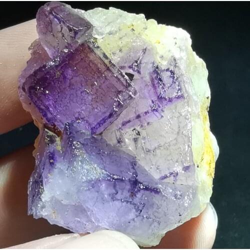 27gNatural rare purple fluorite mineral specimen stone and CRYSTAL HEALING CRYSTAL QUARTZ GEM home decoration ornaments
