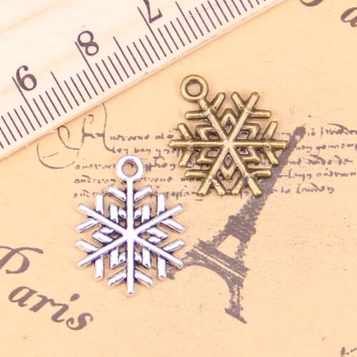 28pcs Charms snowflake snow 19x15mm Antique Pendants,Vintage Tibetan Silver Jewelry,DIY for bracelet necklace