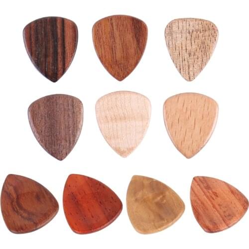 Wood Acoustic Guitar Pick Plectrum Hearted Shape Picks for Bass Parts