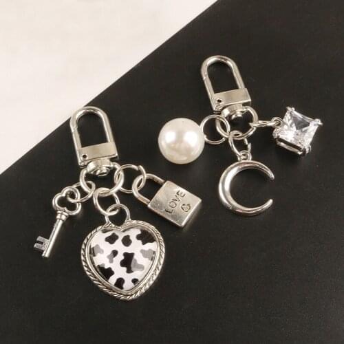 Fashion Korean Girl Love Heart Key Lock Keychain Cute Trinket Metal Pearl Moon Keyring Accessories Women Charms Pendant Jewelry