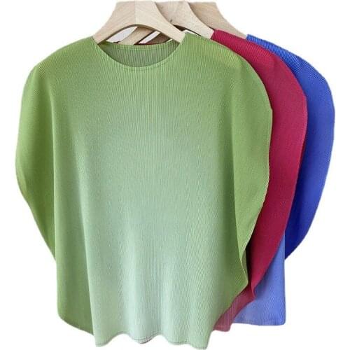Plus Size Tops 2021 Women Summer Fashion Loose Elastic Miyake Pleated Round neck Batwing Sleeve T-shirt For Women 45-75kg