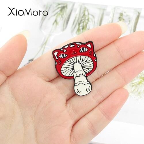 Red mushroom Cat Enamel pin Kitty Brooches Bag Backpack Clothes Lapel Pin Button Badge Jewelry Gifts for Men Women