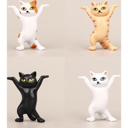 Vieruodis Figures With Animals