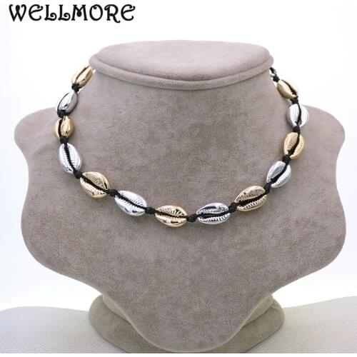 Wellmore Chokers On The Neck