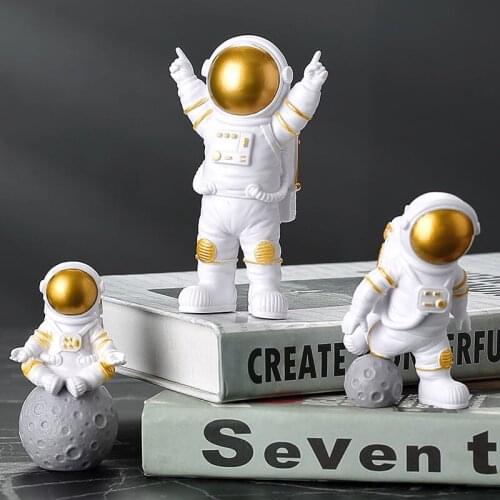 3pcs Miniatures Decorative Statue Desktop Ornaments Gifts Home Decoration Nordic Astronaut Figurines Resin Sculpture Cosmonaut