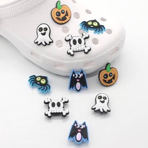 1pc Halloween Ghost Pumpkin Head Jibz Shoe Charms Buckles Funny Shoe Decoration Garden Sandals Shoe Croc Kid Party Xmas Gifts