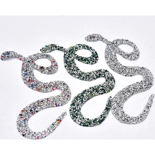 5pcs/Lot resin snake Shape Iron On Rhinestone Motif Applique Beaded Strass Trimming Hotfix For Garment/Shoes/Bag Accessories