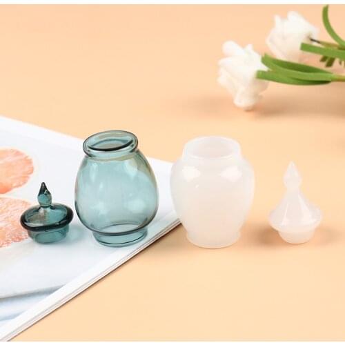 Transparent 1/12 Scale Dollhouse Miniature Glass Candy Jar Simulation Candy Bottle Model Toy Pretend Toy For Home Kitchen Decor