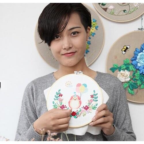 With bamboo hoop cartoon animal Ribbon embroidery kit flowers small pictures canvas fabric embroidery needlework home decoration