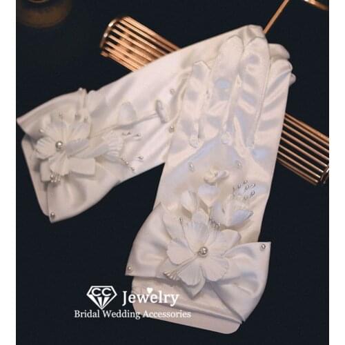 CC Bridal Short Gloves Wedding Accessories for Women Engagement Jewelry Satin Full Finger Wrist Length Evening Party Prom AN187
