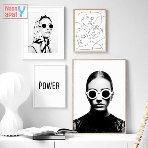 Canvas Printed Modern Nordic Style Fashion Girl Poster Home Decorative Painting Wall Art Simple Modular Picture for Living Room