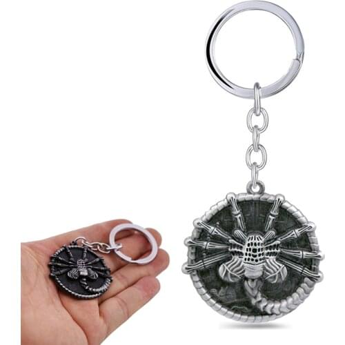 Movie AVP Alien Predator Key Chain Metal Facehugger Keychain for Men Jewelry Keychains Aliens Llaveros Car Key Chain