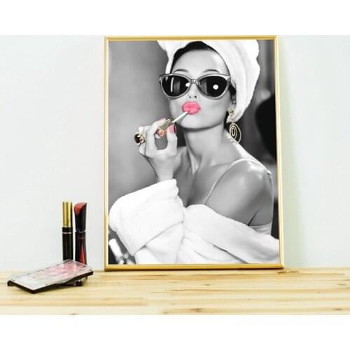 British Goddess Actress Portrait Fashion Art Canvas Painting Movie Poster Beauty Decor Makeup Art Print Bedroom Wall Decoration
