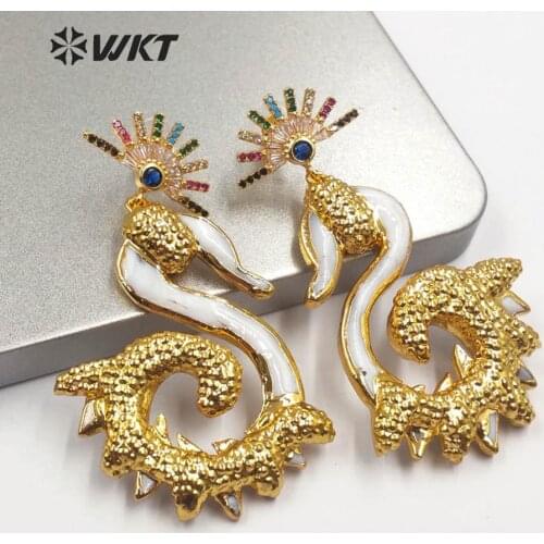 WT-ME071 Natural shell Feather Earrings Gold Electroplated Earring with cz Fashion Women Jewelry Earrings for summer gift