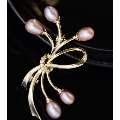Elegant Freshwater Pearls Zircon Brooches for Women Fashion Overcoat Suit Sweater Scarf Accessories Corsage Broach Pins Jewelry