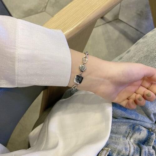 UKER (首饰) Bracelets