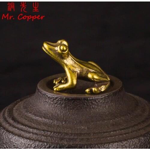 Brass Small Frog Miniatures Figurines Vintage Handmade Copper Animal Toad Desktop Ornaments Home Decoration Crafts Tea Pet Decor
