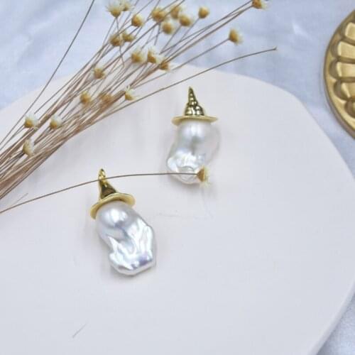 Fashion Jewelry Female Baroque Pearl Pendant Small Hat Shape Special-shaped Pearl Pendant Retro Sweater Chain Temperament